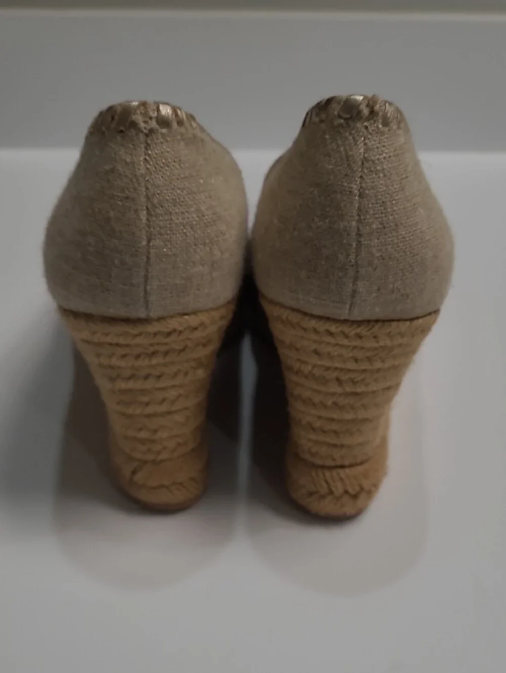 Jack Rogers Beige Canvas Espadrille Wedge Pumps with Gold Metallic Trim Size 8.5